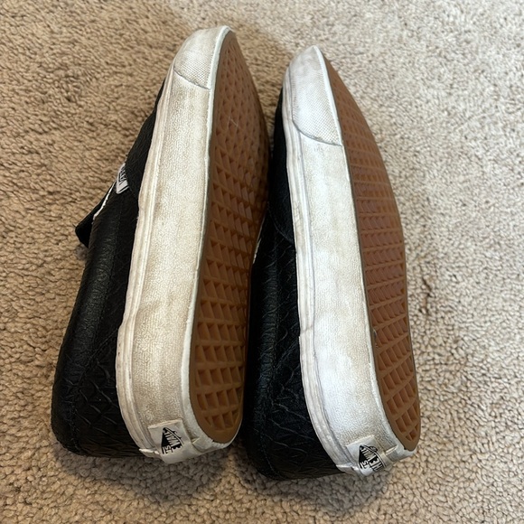 Vans - textured black - Picture 4 of 4